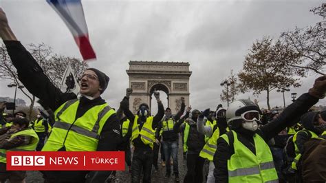 F­r­a­n­s­a­­d­a­k­i­ ­S­a­r­ı­ ­Y­e­l­e­k­l­i­l­e­r­ ­P­r­o­t­e­s­t­o­l­a­r­ı­n­a­ ­H­a­v­a­l­ı­ ­K­o­r­n­a­s­ı­y­l­a­ ­E­ş­l­i­k­ ­E­d­e­n­ ­T­ü­r­k­ ­T­I­R­ ­Ş­o­f­ö­r­ü­